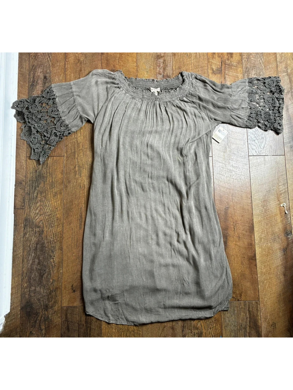 Indigo Thread Co Womens 1X Dress Off Shoulder Bell Sleeve Boho Taupe
